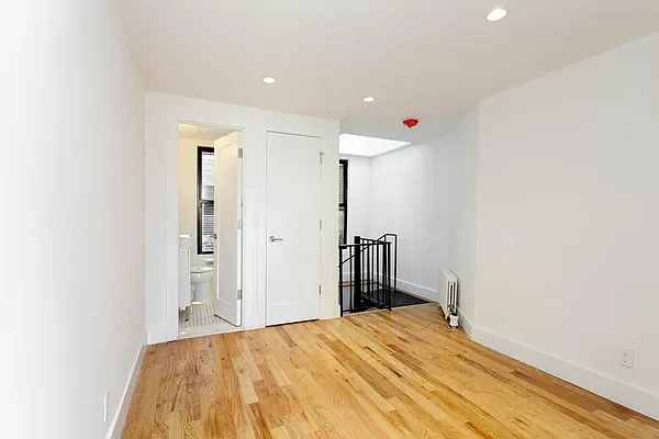 Rented by Town Residential | media 27