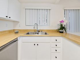 2085 Thurin St, Costa Mesa, CA