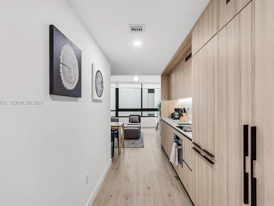 225 N Miami Ave #301