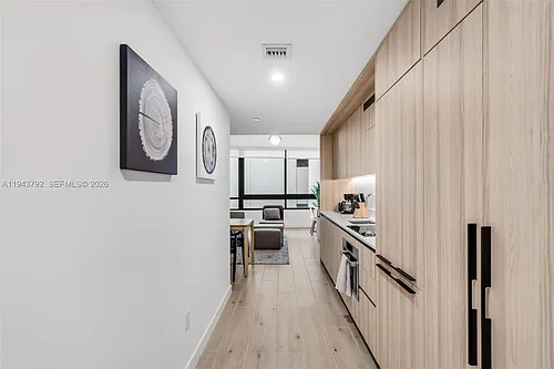 225 N Miami Ave #301 Photo 1