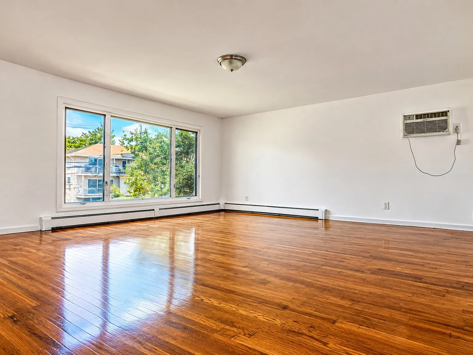 3 bed, $3,000 — Photo 3