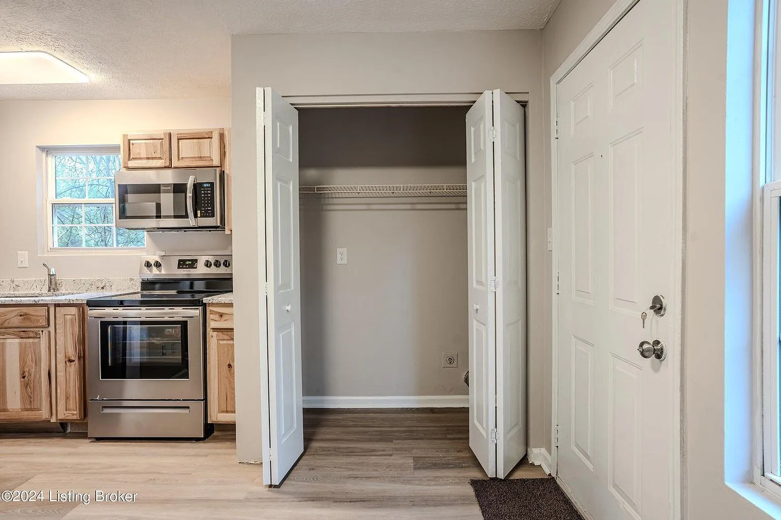144 Montgomery Ave — Photo 3