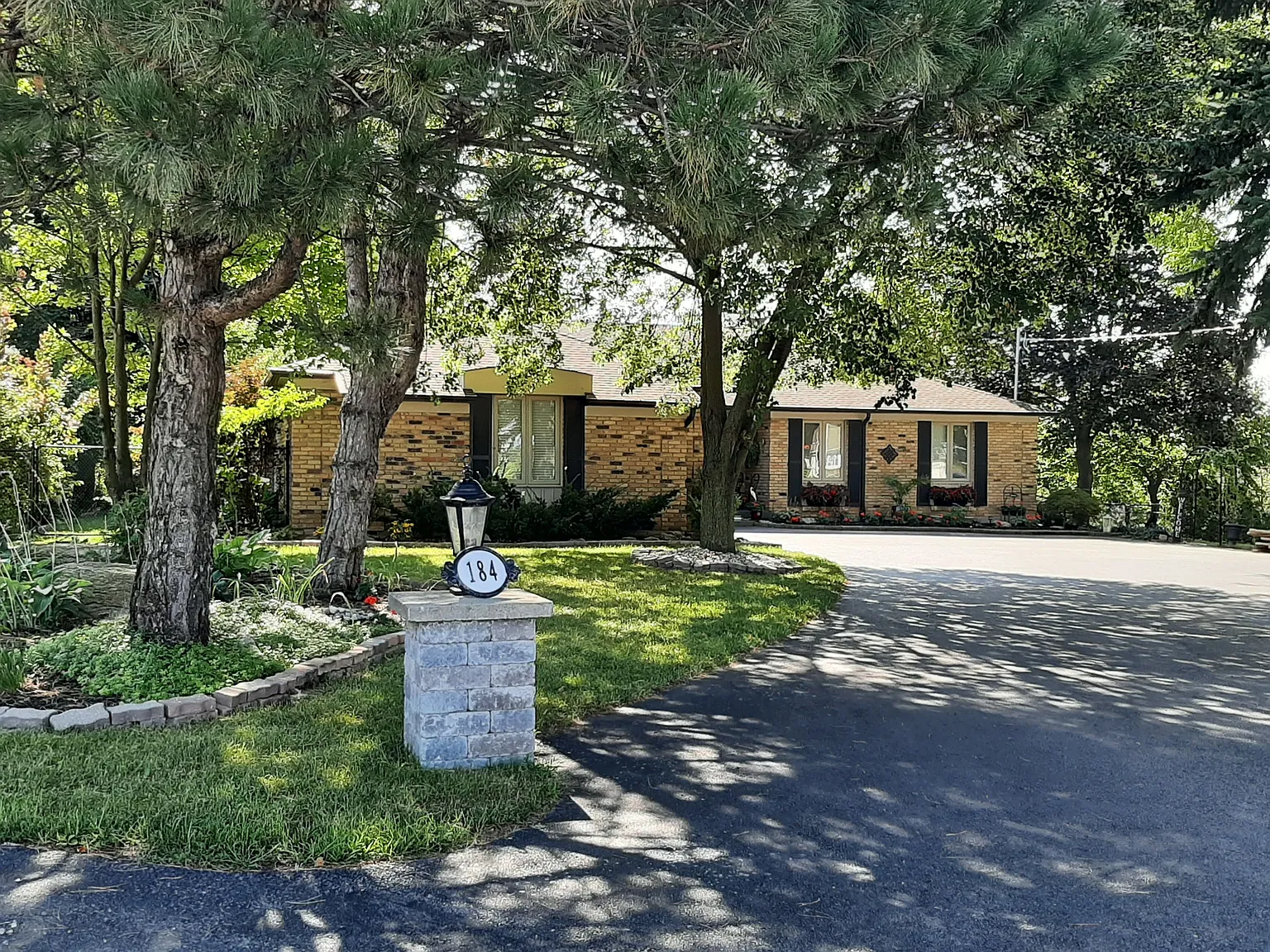 3 bed, $4,500 — Photo 2