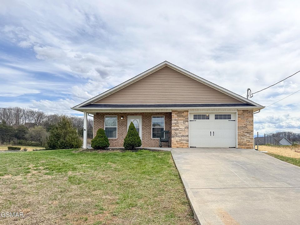 1st image of 629 English Meadows Dr