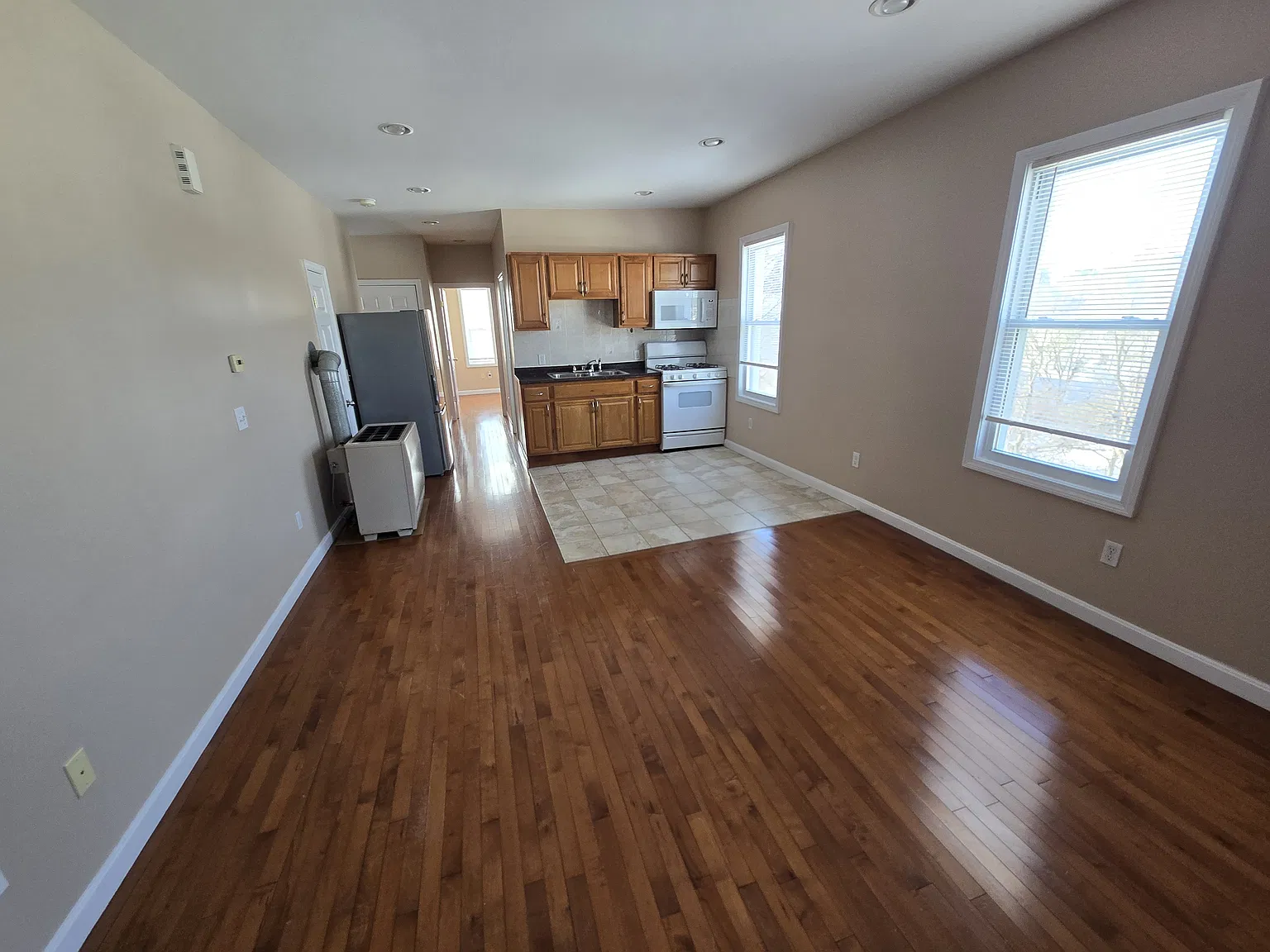 2 bed, 750 sqft, $1,450 — Photo 3