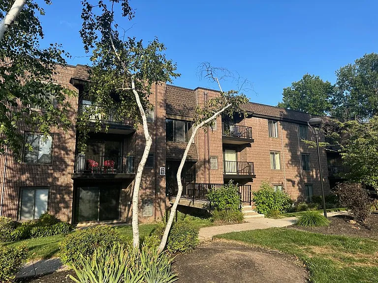 75 Oakridge Dr — Photo 11