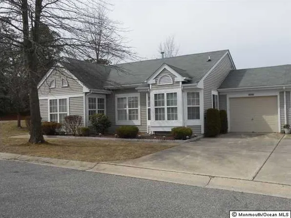 1242A Thornbury Ln, Manchester, NJ 08759