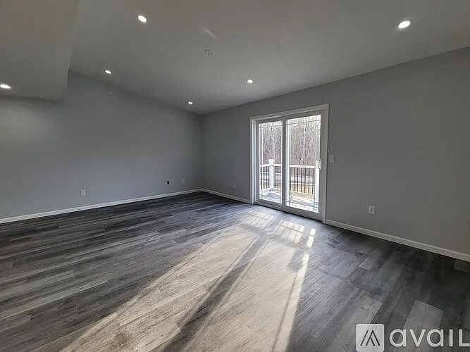 129 N Pearl St #B-2 — Photo 11