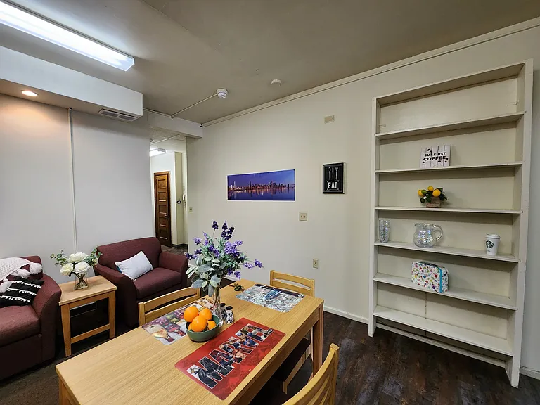Aces Apartments — Photo 59