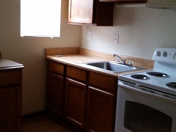 4th image of 9527 21st Bay St APT 1B