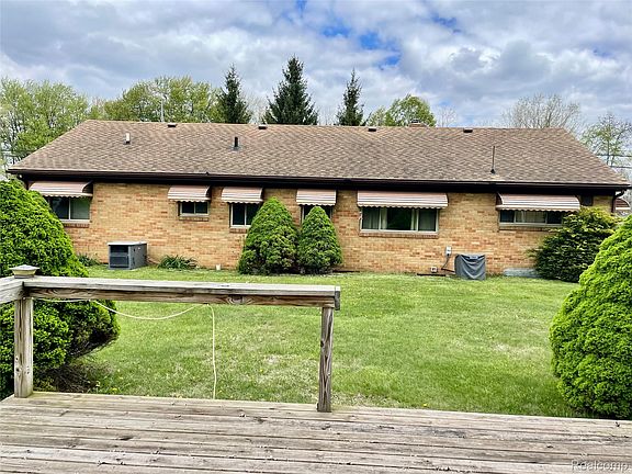 3rd image of 7234 Davison Rd