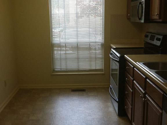 2nd image of 3640 Taliluna Ave