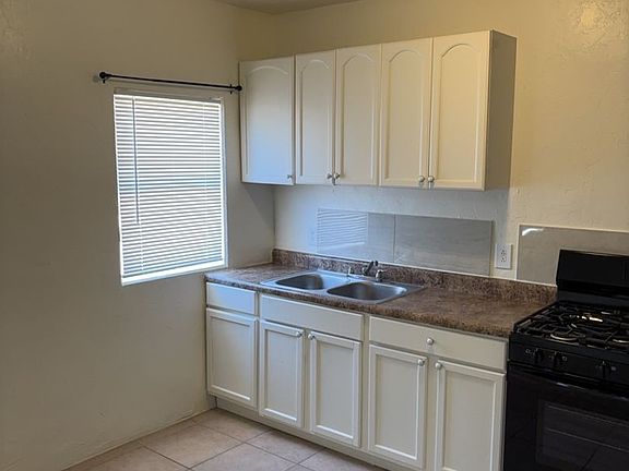 5th image of 204 W Kelso St APT 1