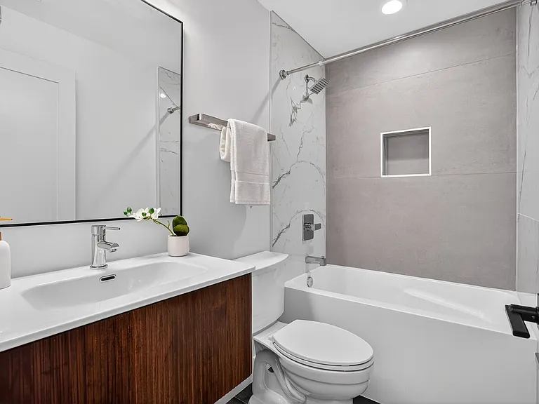 2440 Ontario Rd NW #9 — Photo 11