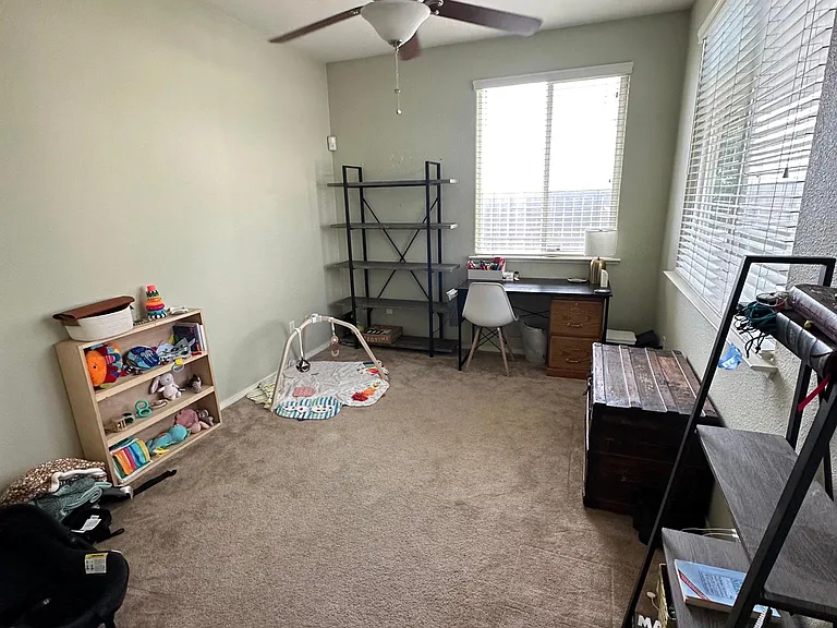 675 W Edinburgh Ln — Photo 10