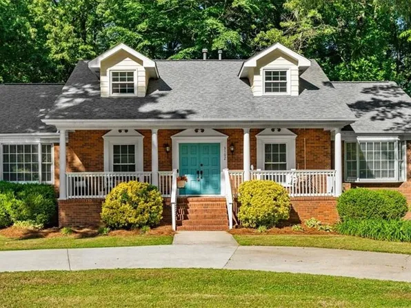 3102 Covewood St, High Point, NC 27265
