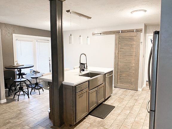 Kitchen/breakfast nook