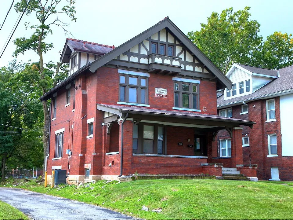 307 E 15th Ave