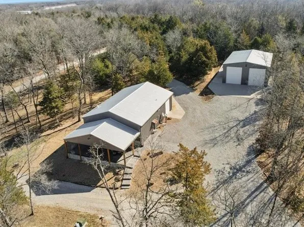 11004 Delong Dr, Clinton, MO 64735