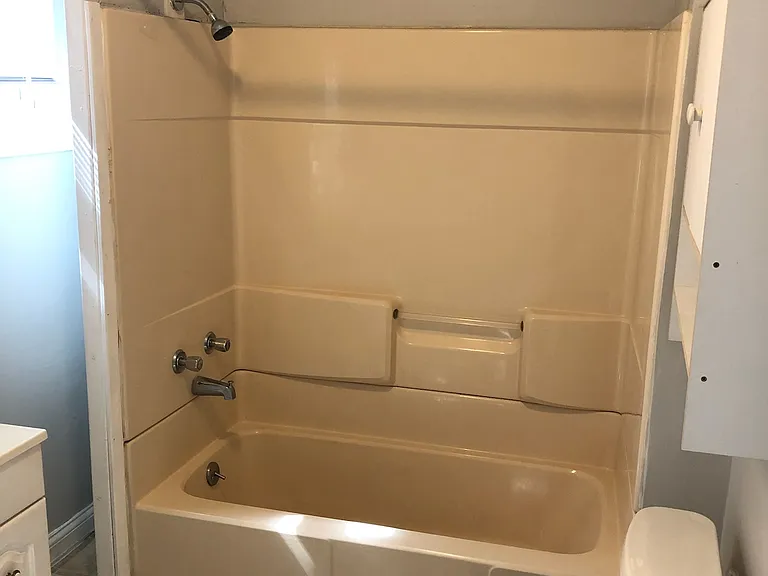 557 Walnut St NE #1 — Photo 10