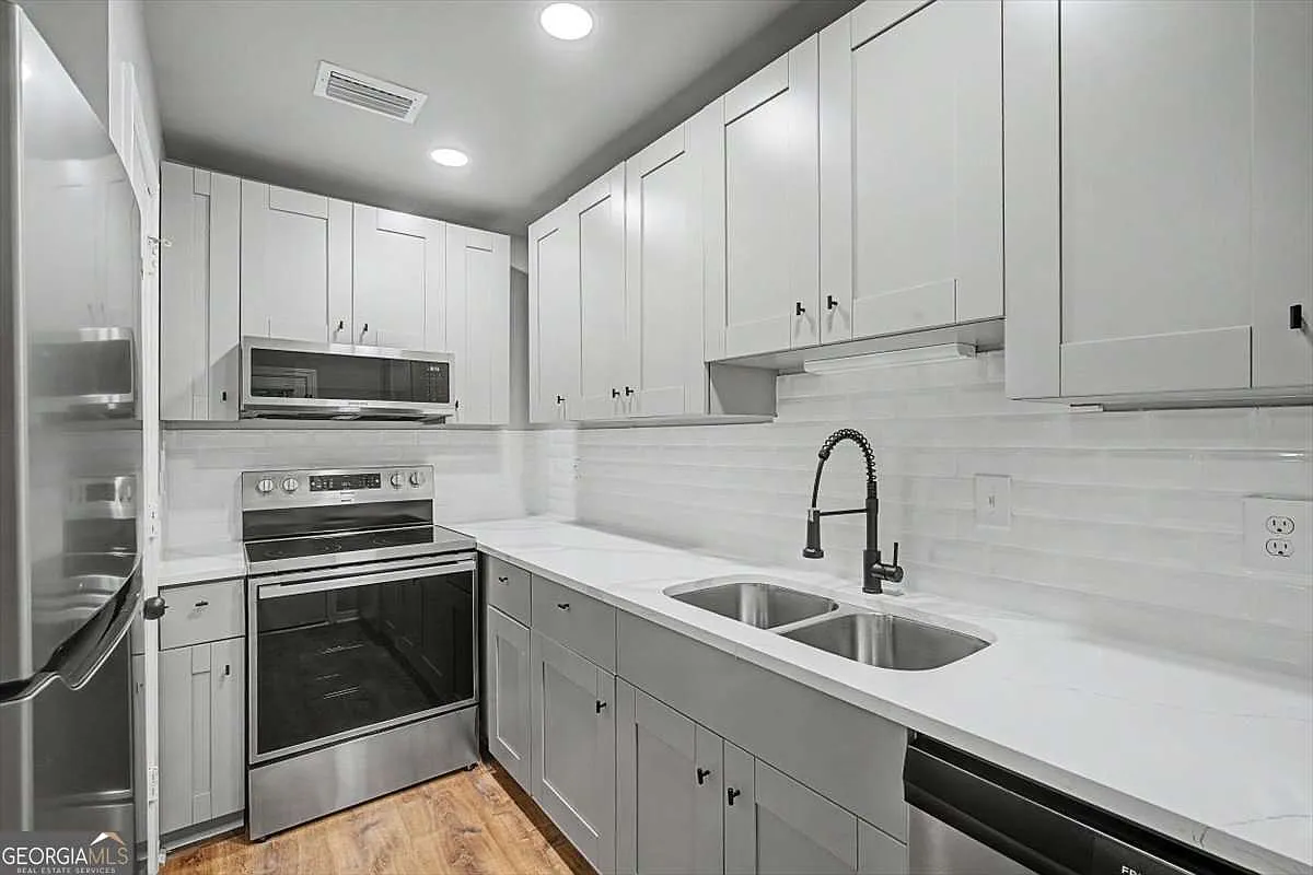 2430 Coosawattee Dr NE — Photo 4