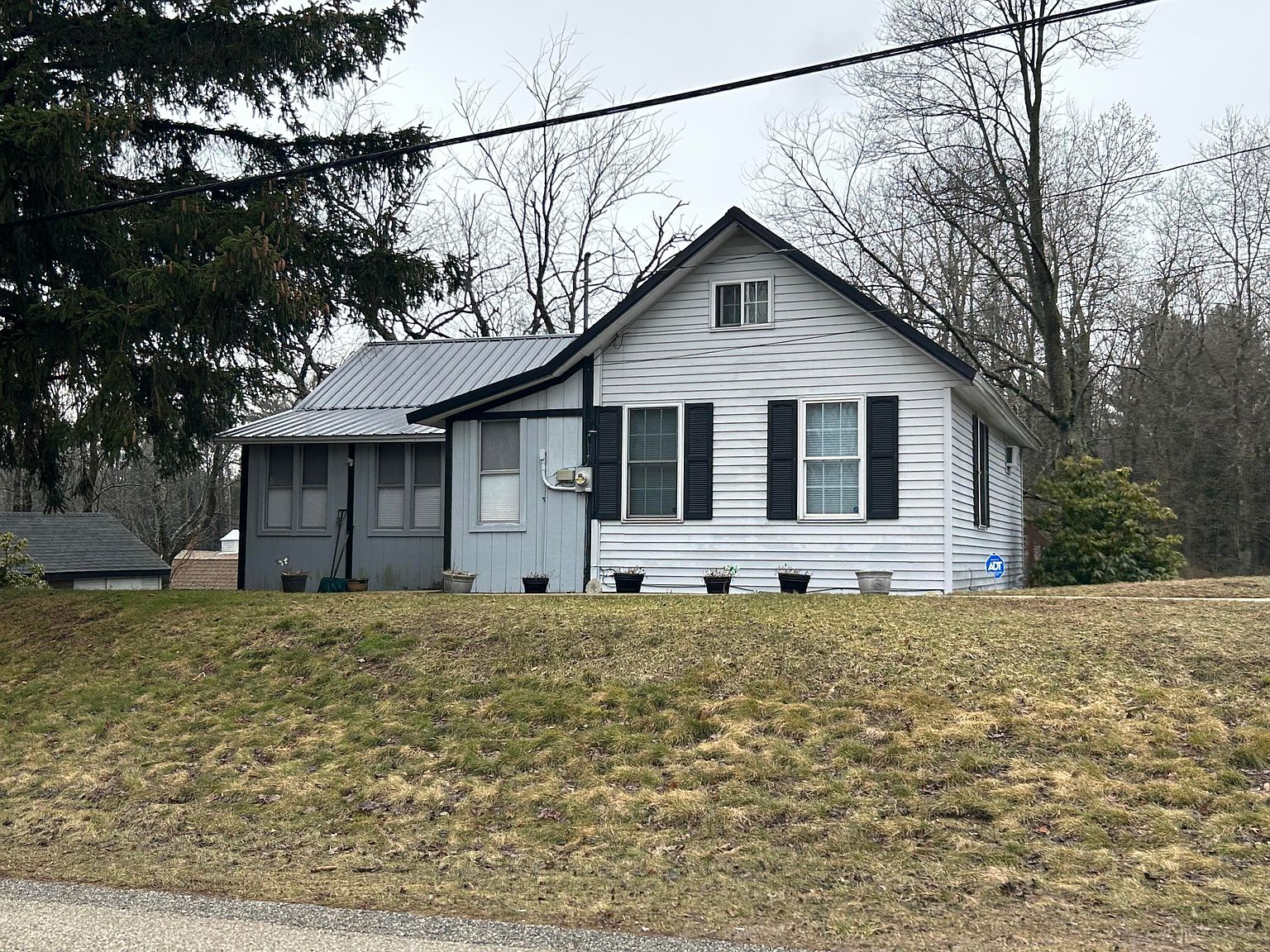 5987 Henry St, Muskegon, MI 49441 Zillow