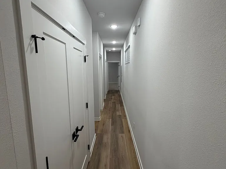513 W Dallas St — Photo 16