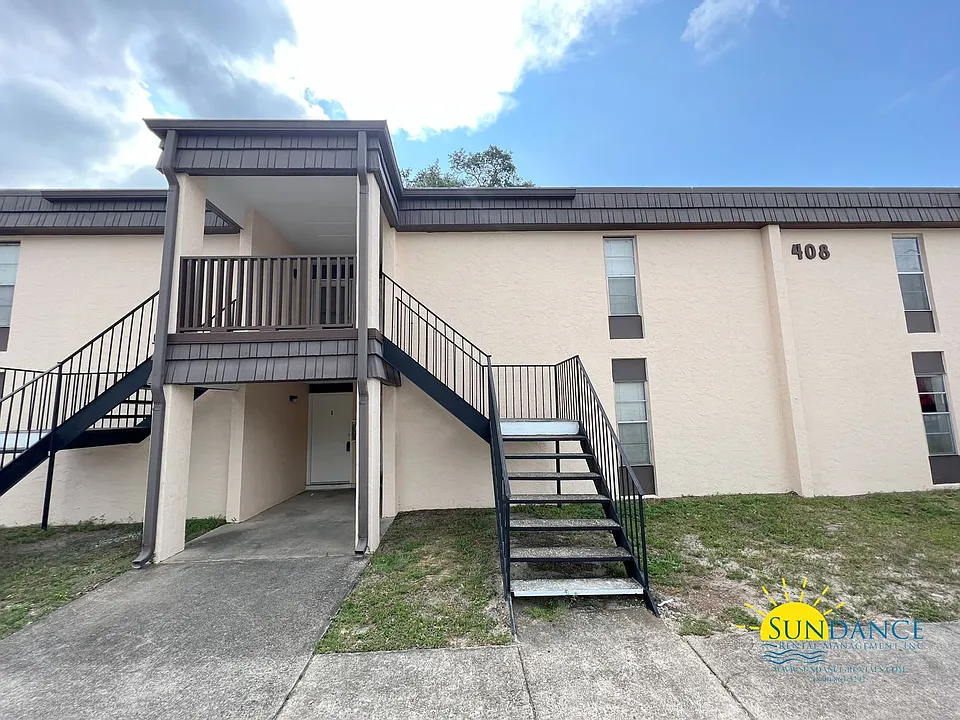 408 Marshall Ct NW #6