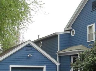 3 Monroe St #B, Amesbury, MA 01913