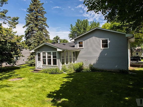 3rd image of 1601 W 6th Ave N