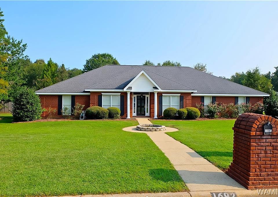 1st image of 1692 Arborway Dr