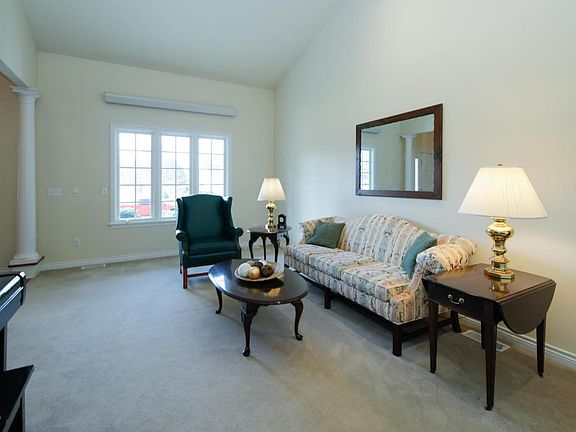 4931 Fountain Square Dr-105