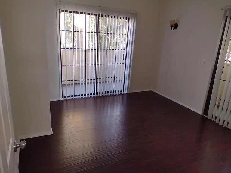 4343 Mammoth Ave #8 — Photo 12