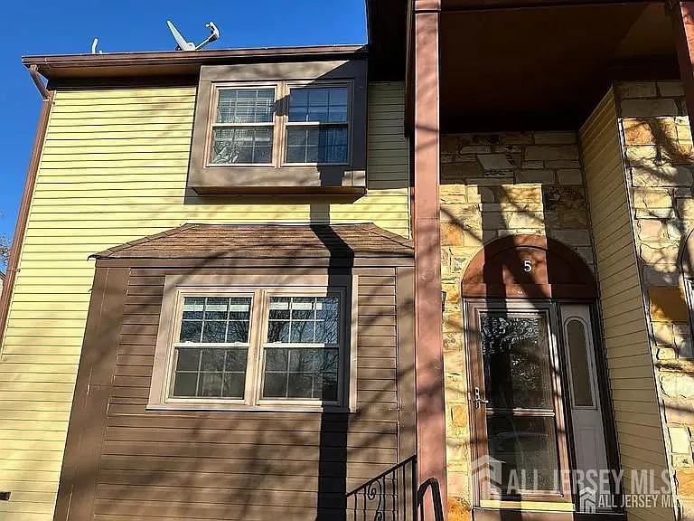 5 Hannah Dr