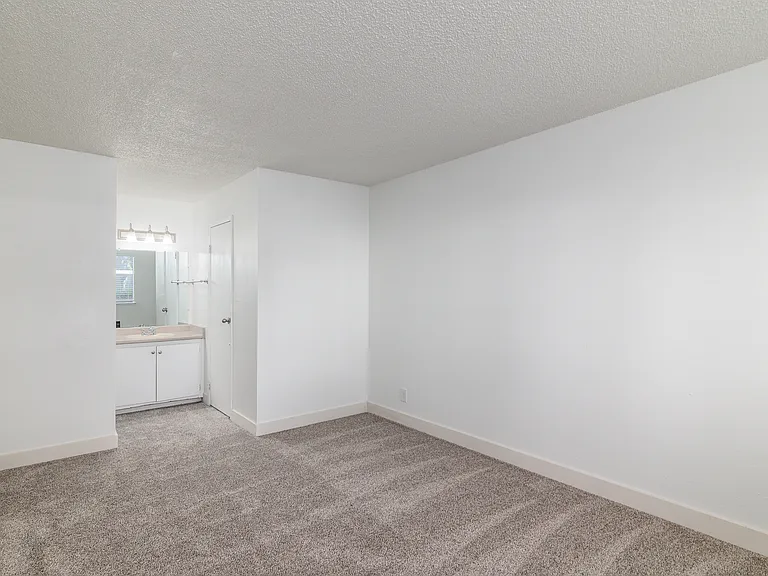 521 Alameda Del Prado #127A — Photo 6
