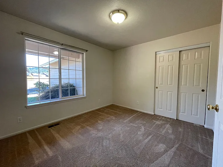 205 Kit Ln — Photo 8