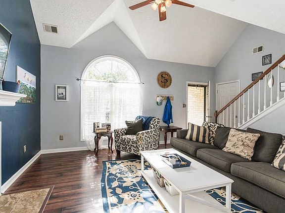 4th image of 517 Brook Farm Ct
