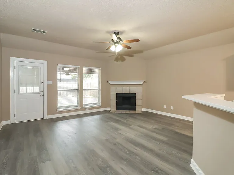 3512 Tommy Hays Dr — Photo 4