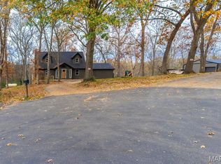 787 Silo Ln, Villa Ridge, MO 63089