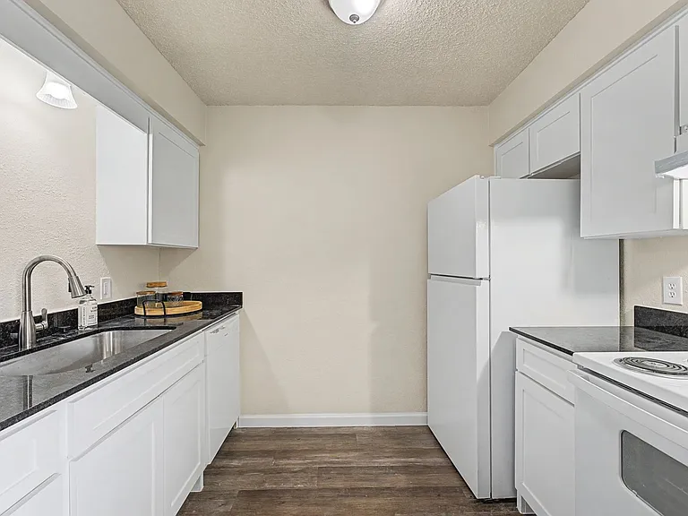 6551 E 31st St #15 — Photo 1