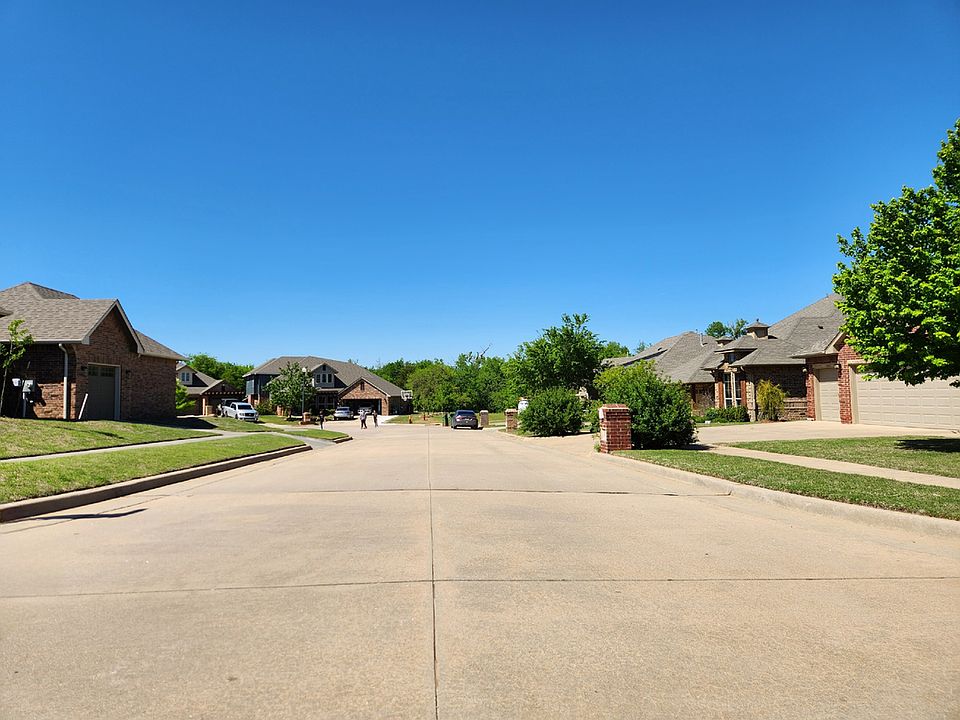 2nd image of 313 Swingman Ct