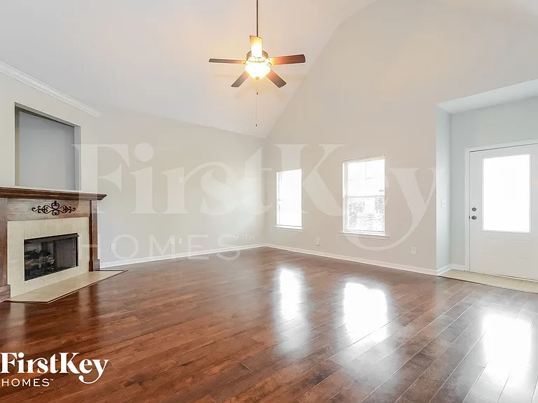 8253 Owen Park Dr — Photo 4