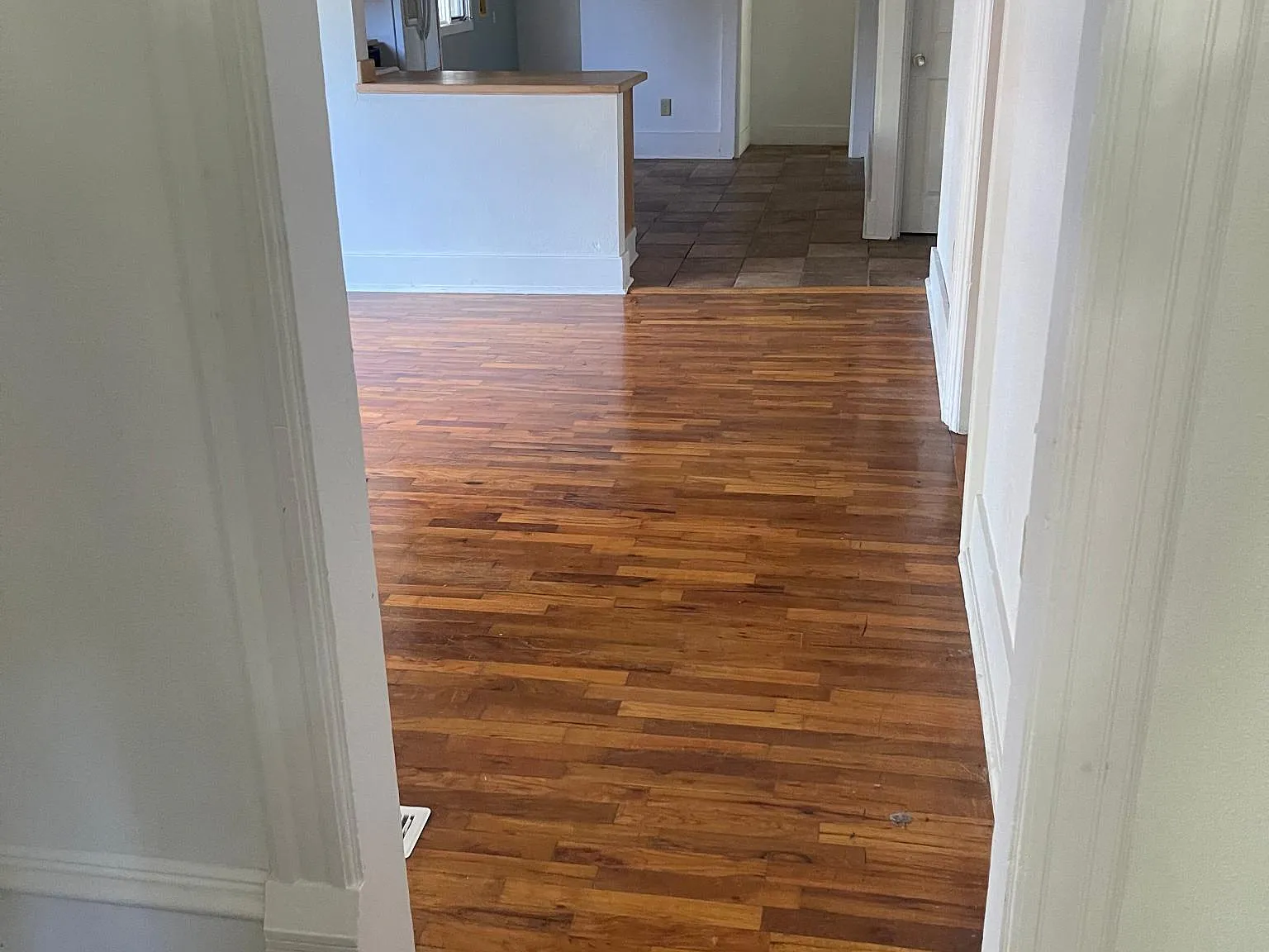 3 bed, 1.5 bath, 1266 sqft, $1,300 — Photo 2