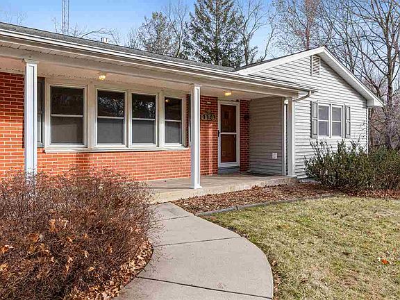 3rd image of 114 Potomac Dr