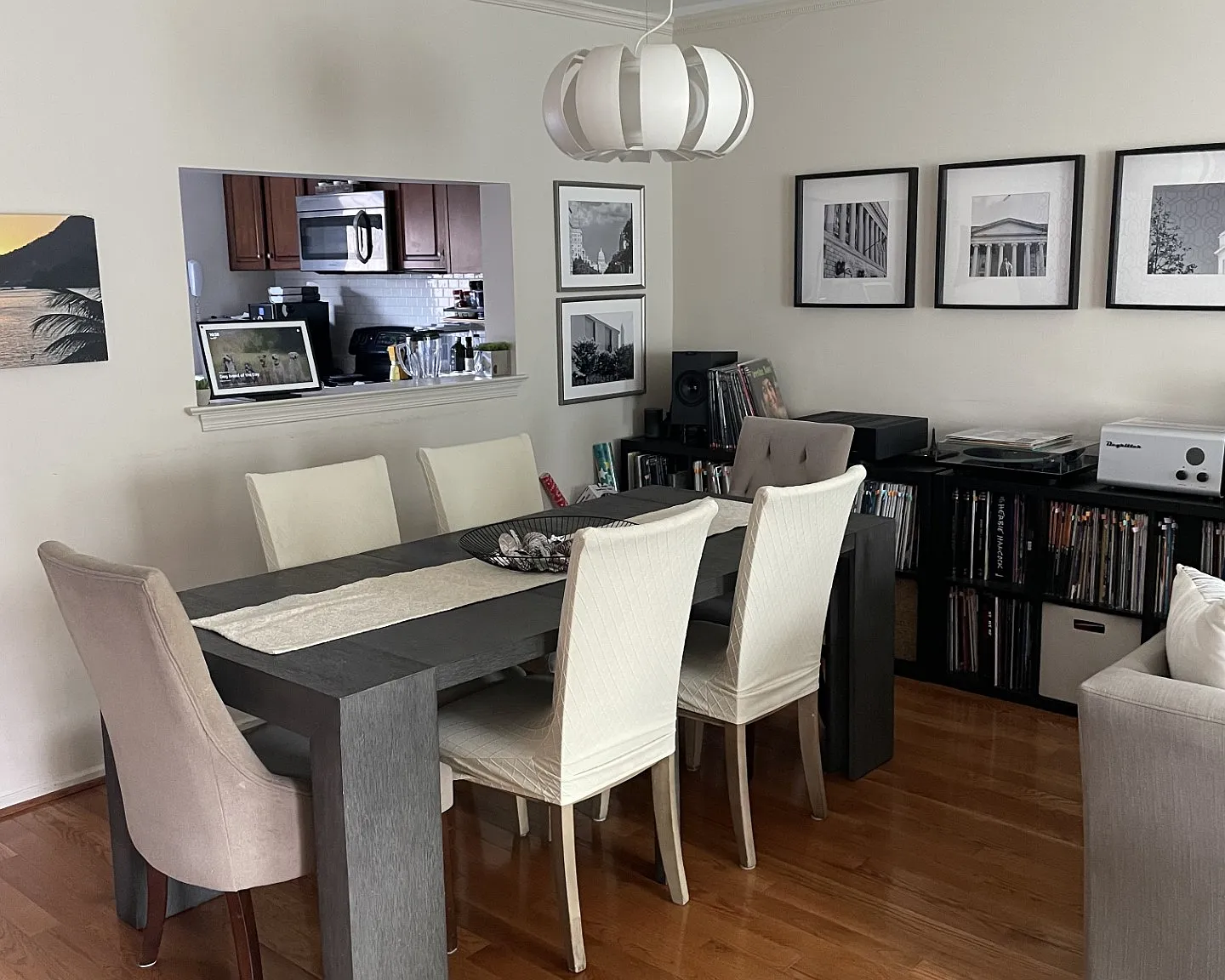 3 bed, 2.5 bath, 2000 sqft, $2,275 — Photo 2