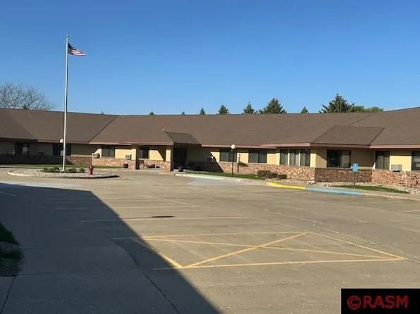 1000 9th St S APT 120, Saint James, MN 56081