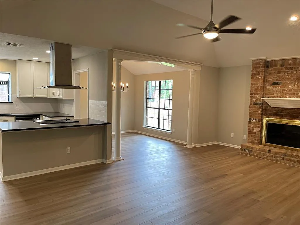 3 bed, 2.0 bath, 1597 sqft, $2,050 — Photo 4