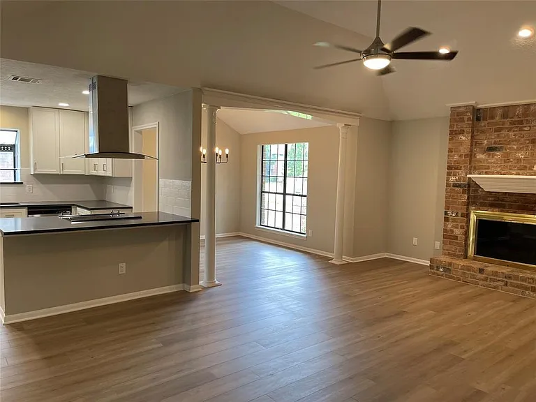 1015 Cascade Creek Dr — Photo 4