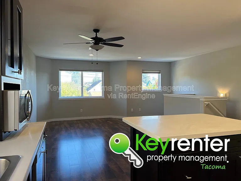 628 N Steele St — Photo 6