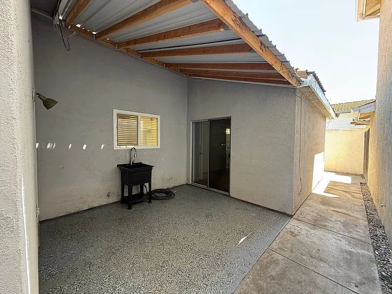 808 Saint Helena Pl — Photo 26